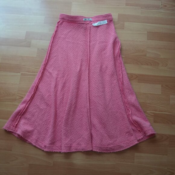 LIKE NEW Zara Tweed Textured Barbie Pink Maxi Skirt - Size L - Picture 5 of 5